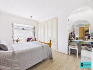Bedroom- click for photo gallery